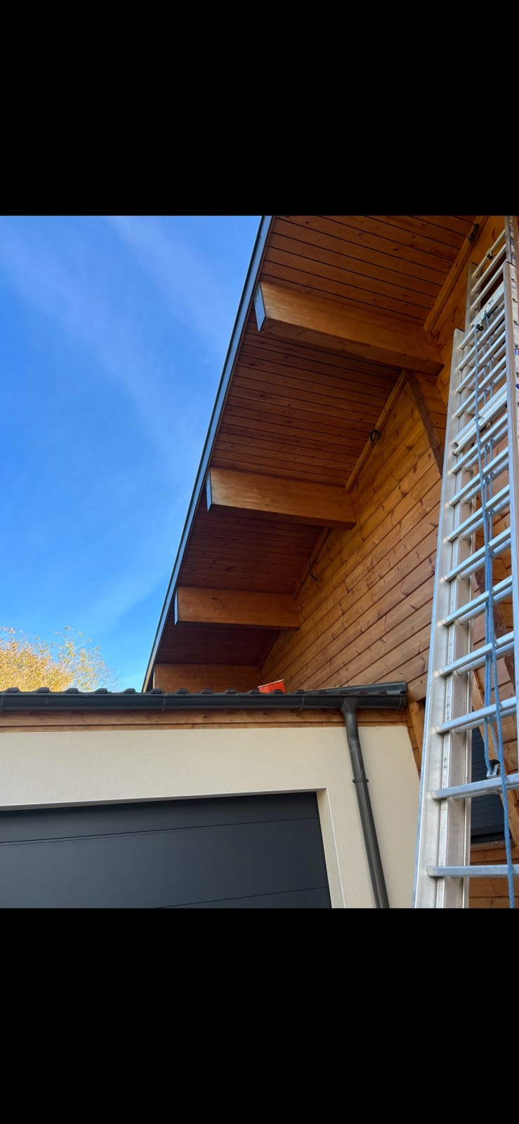 Peintre pour peinture lasure et huile de chalet en bois extérieur sur Nyon